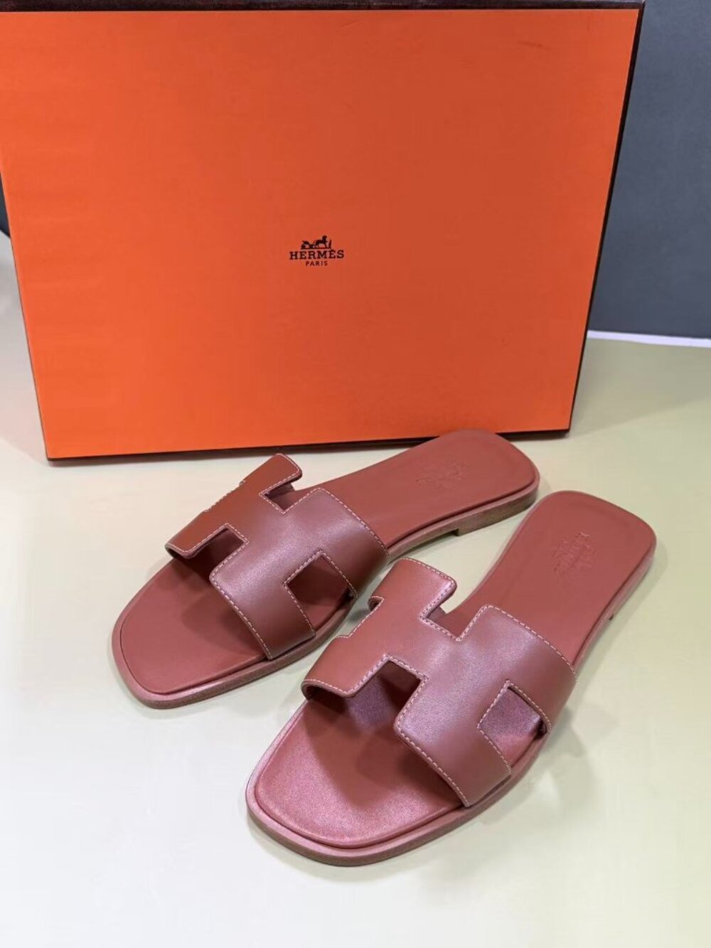 Hermes Women‘s Brown Sandals